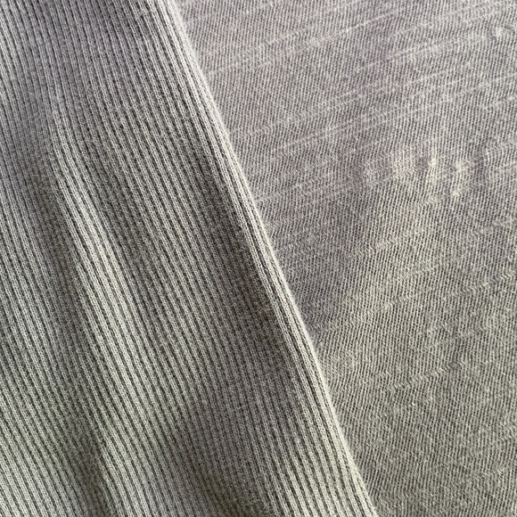 Fresh Produce gray v-neck asymmetrical hem long sleeved top size large - Picture 4 of 9